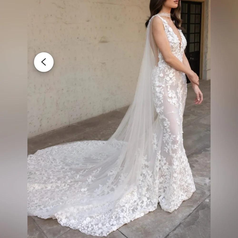Elegant Ivory Beaded Bridal Cape with Floral Details - Picture 5 of 9
